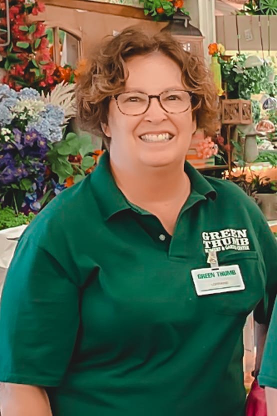 Keywords: flower shop, green shirts